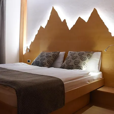Hotel Corona 3*