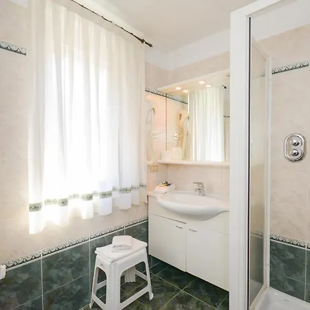 Hotel Corona Отель Пинцоло