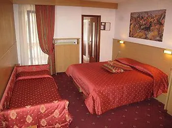 Отель Hotel Corona 3*